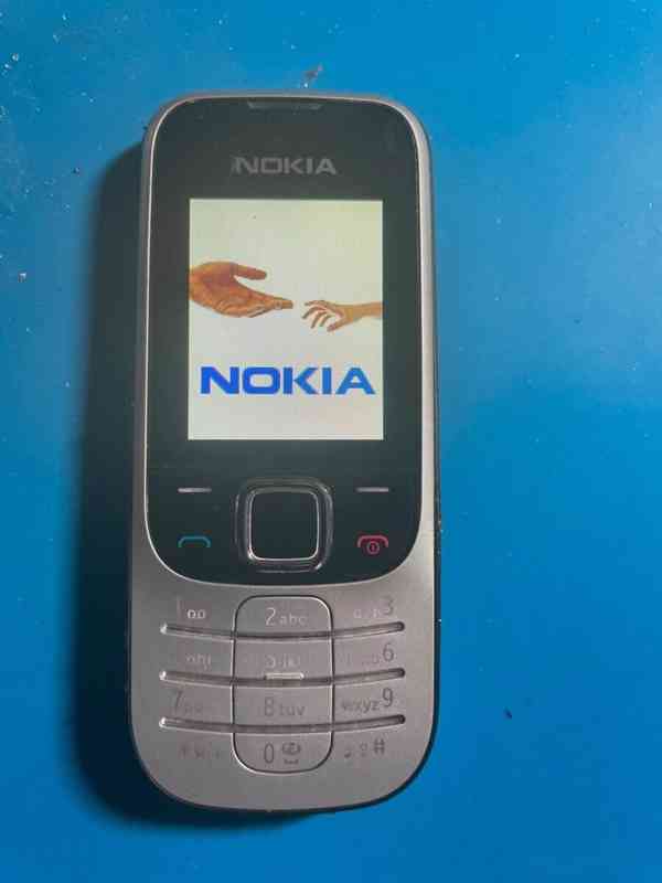 Nokia 2330c-2 - foto 2