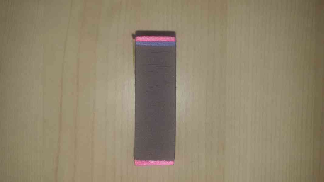 Stará dýhovaná krabička se zápalkami. - foto 2