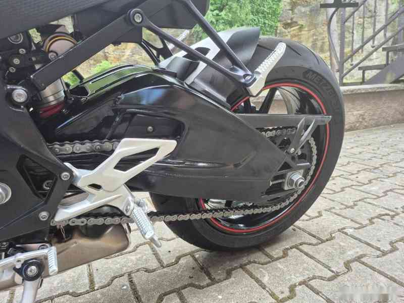 BMW S 1000 R - TOP STAV + VÝBAVA, AKRAPOVIČ 215.000,- Kč - foto 9