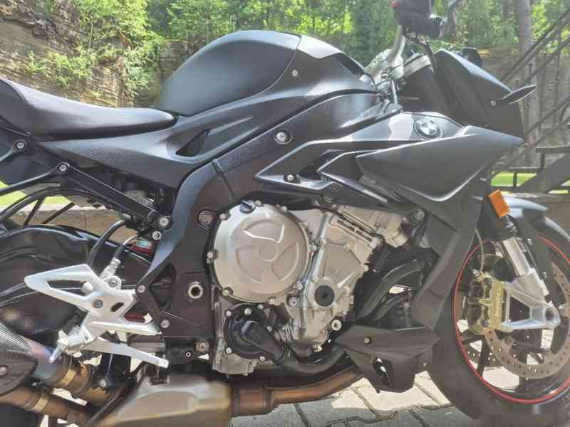 BMW S 1000 R - TOP STAV + VÝBAVA, AKRAPOVIČ 215.000,- Kč - foto 18