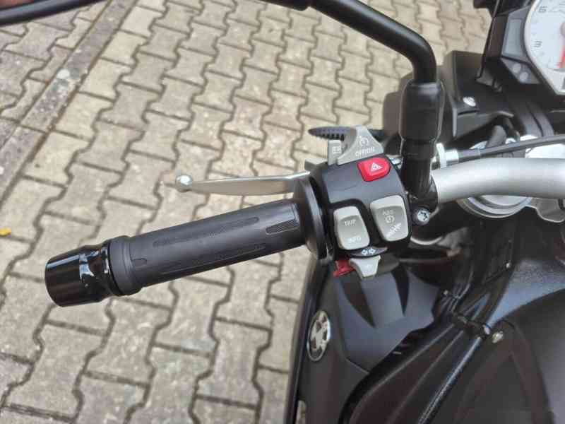 BMW S 1000 R - TOP STAV + VÝBAVA, AKRAPOVIČ 215.000,- Kč - foto 6