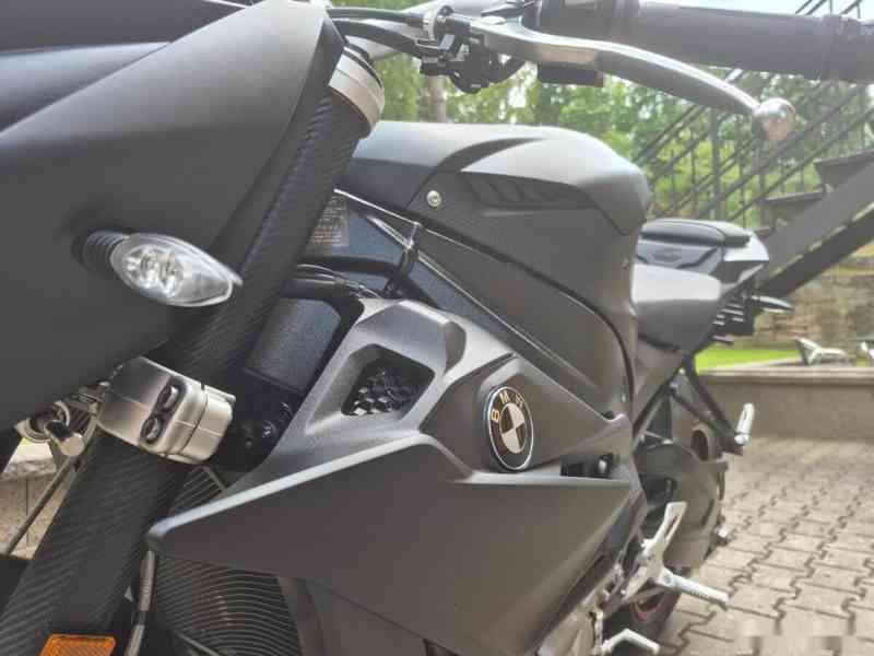 BMW S 1000 R - TOP STAV + VÝBAVA, AKRAPOVIČ 215.000,- Kč - foto 12