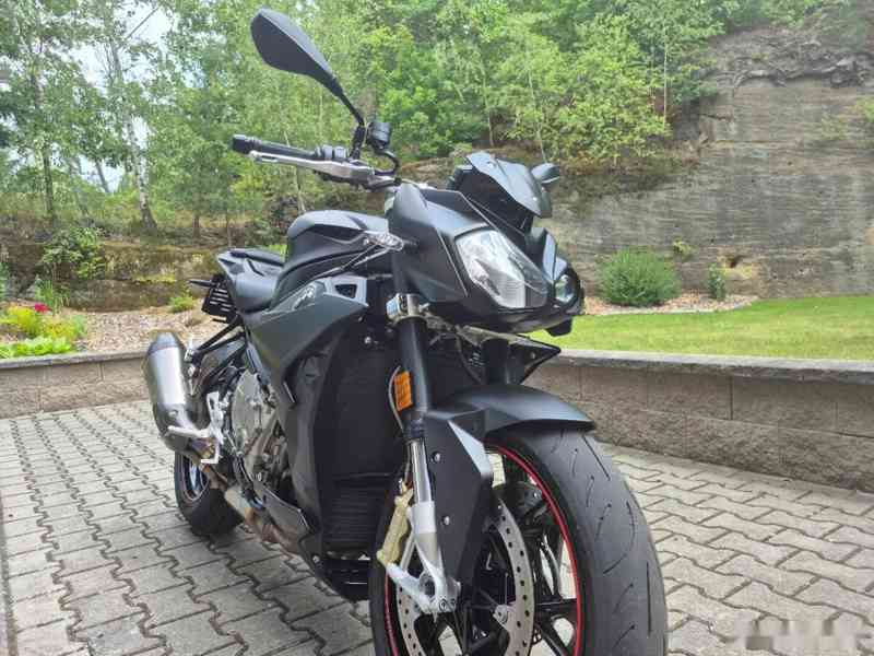 BMW S 1000 R - TOP STAV + VÝBAVA, AKRAPOVIČ 215.000,- Kč - foto 20