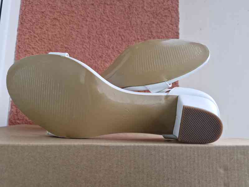 Nové střevíce na širším podpatku, vel. 42 - foto 5