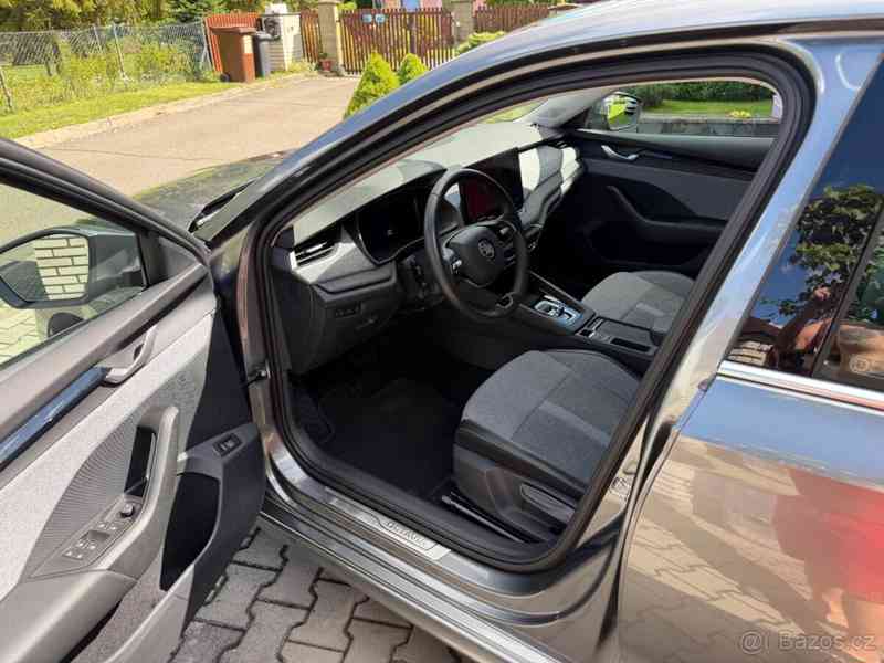 Škoda Octavia 1,5   e-TSI MHEW 110kW Top Selection - foto 14