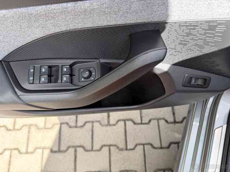 Škoda Octavia 1,5   e-TSI MHEW 110kW Top Selection - foto 11