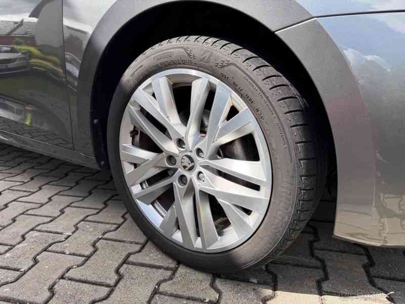 Škoda Octavia 1,5   e-TSI MHEW 110kW Top Selection - foto 6