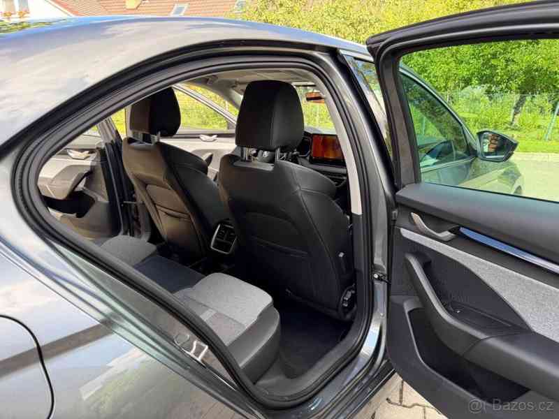 Škoda Octavia 1,5   e-TSI MHEW 110kW Top Selection - foto 7