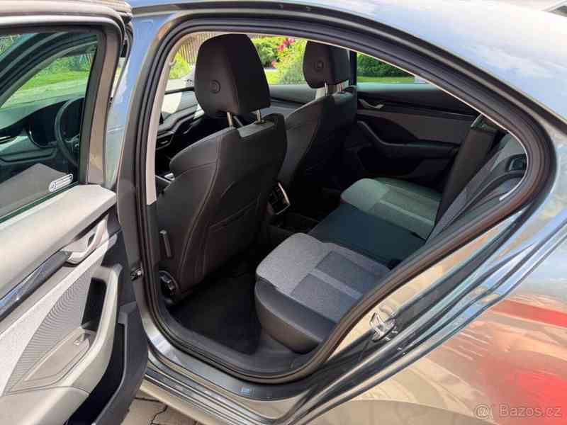 Škoda Octavia 1,5   e-TSI MHEW 110kW Top Selection - foto 8