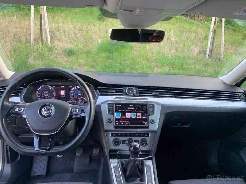Volkswagen Passat 2,0   110kW MANUÁL, DIGI, ACC, ROZVO - foto 12