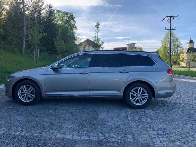 Volkswagen Passat 2,0   110kW MANUÁL, DIGI, ACC, ROZVO - foto 9
