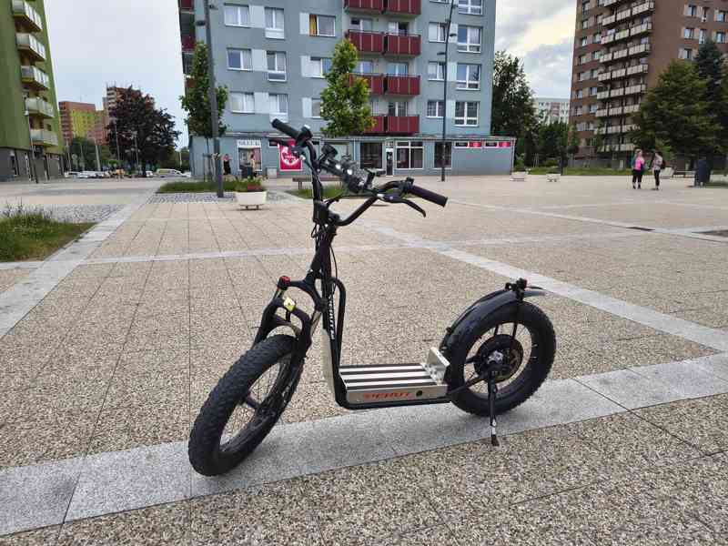 Elektrokoloběžka PERUT BAT s baterií 27 Ah (Samsung), dojezd - foto 2