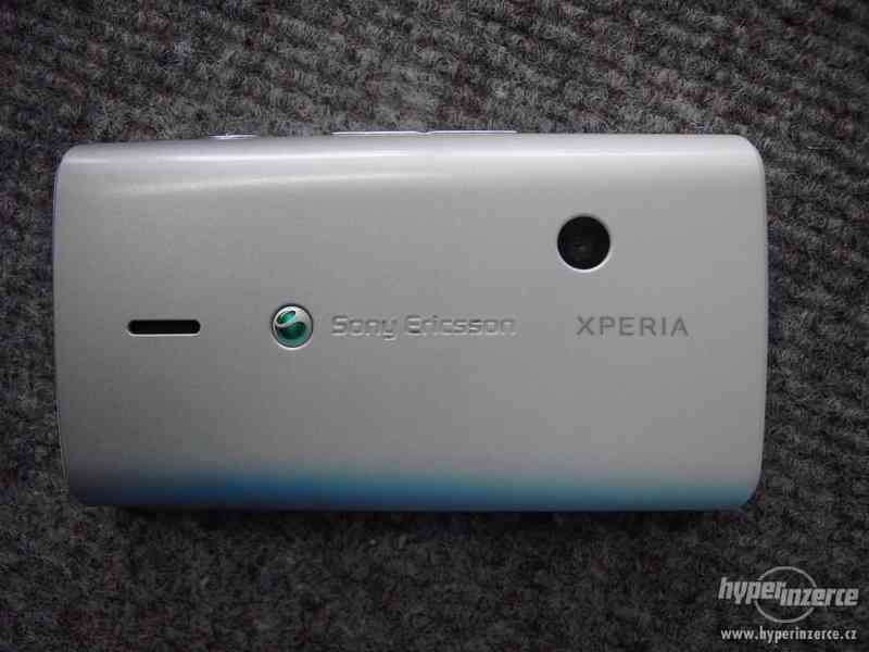 Sony Ericsson Xperia X8 - foto 2