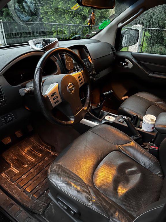 Nissan Pathfinder 2.5 dCi 4x4 PLATINUM 140kw - foto 10