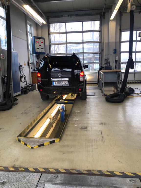 Nissan Pathfinder 2.5 dCi 4x4 PLATINUM 140kw - foto 11