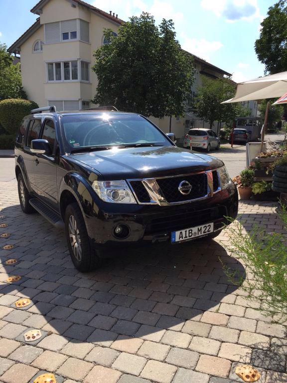 Nissan Pathfinder 2.5 dCi 4x4 PLATINUM 140kw - foto 1