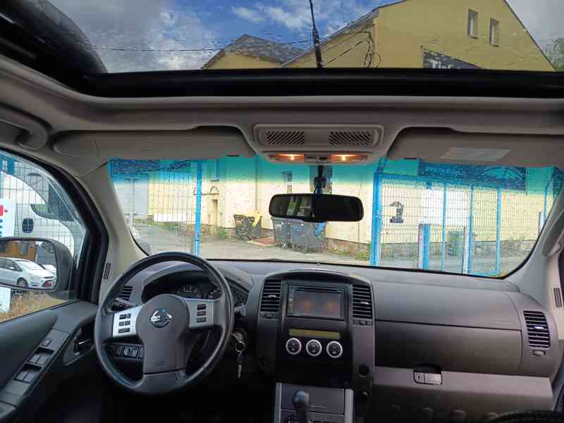 Nissan Navara 2,5DCi Road Ranger 4x4 ČR  - foto 14