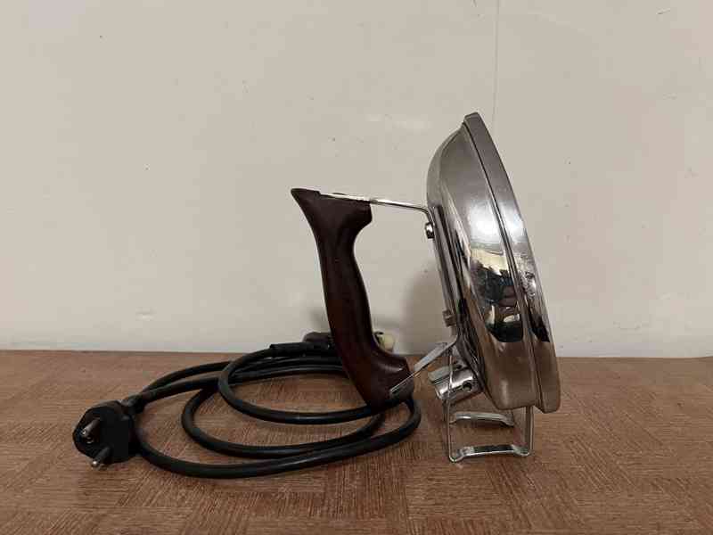 Historická (retro ) žehlička AEG – funkční! - foto 4