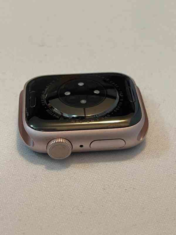 Apple Watch Series 9 GPS provedení 41 mm s růžovým řemínkem - foto 5