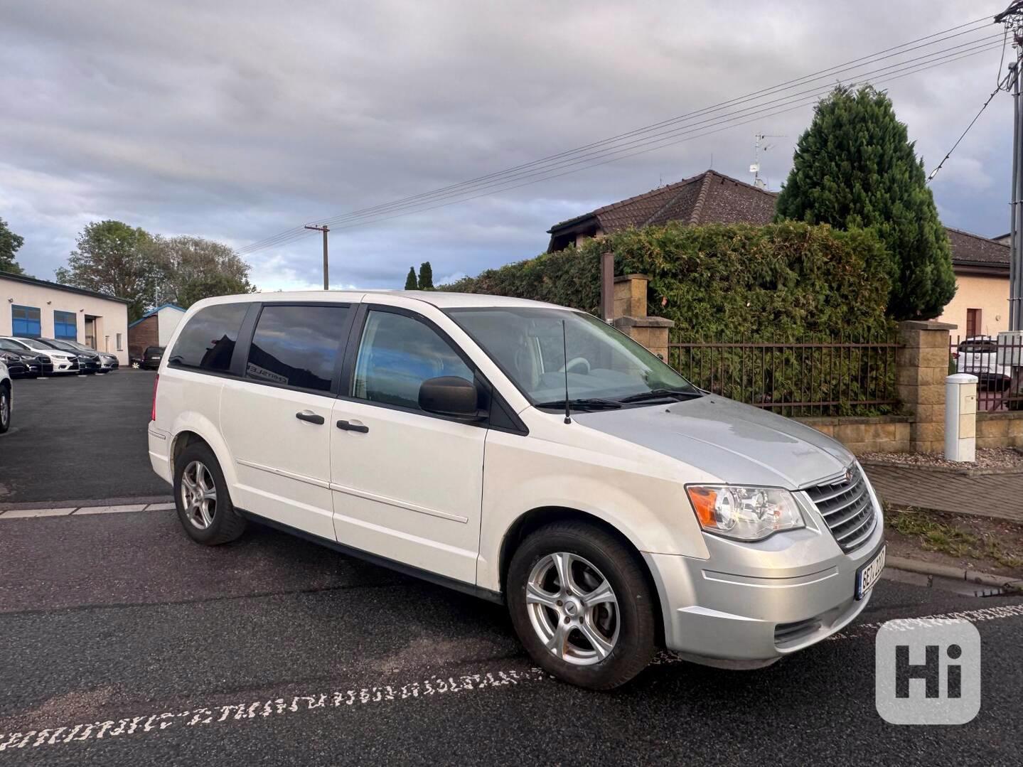 Chrysler Town Country 3,3 V6 LPG Stown Go RT 2008  - foto 1