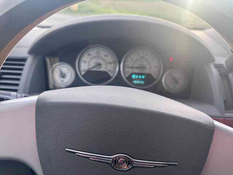 Chrysler Town Country 3,3 V6 LPG Stown Go RT 2008  - foto 17