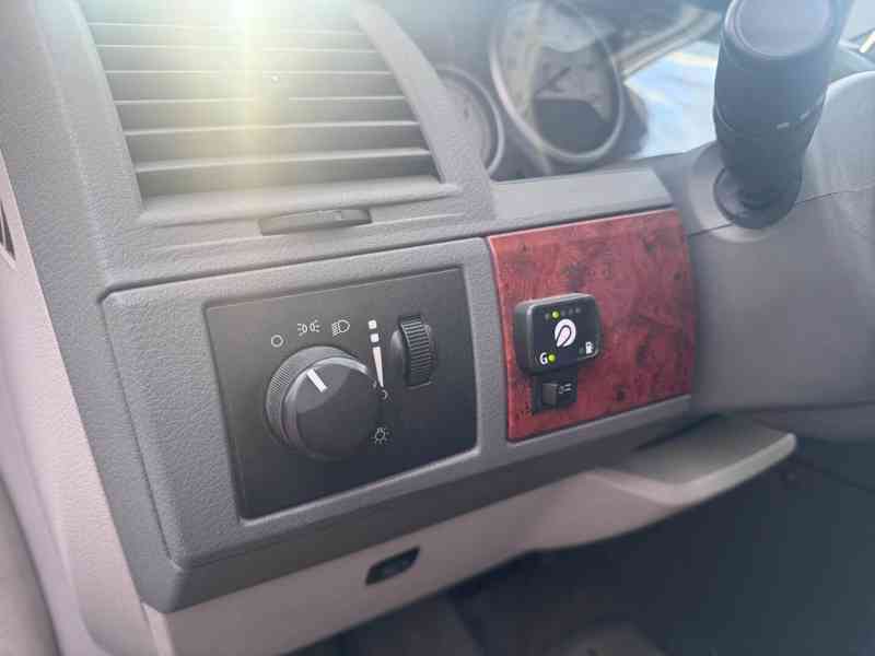 Chrysler Town Country 3,3 V6 LPG Stown Go RT 2008  - foto 13
