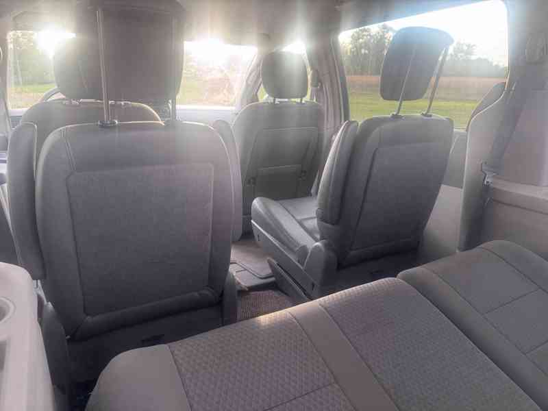 Chrysler Town Country 3,3 V6 LPG Stown Go RT 2008  - foto 9