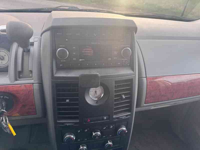 Chrysler Town Country 3,3 V6 LPG Stown Go RT 2008  - foto 15