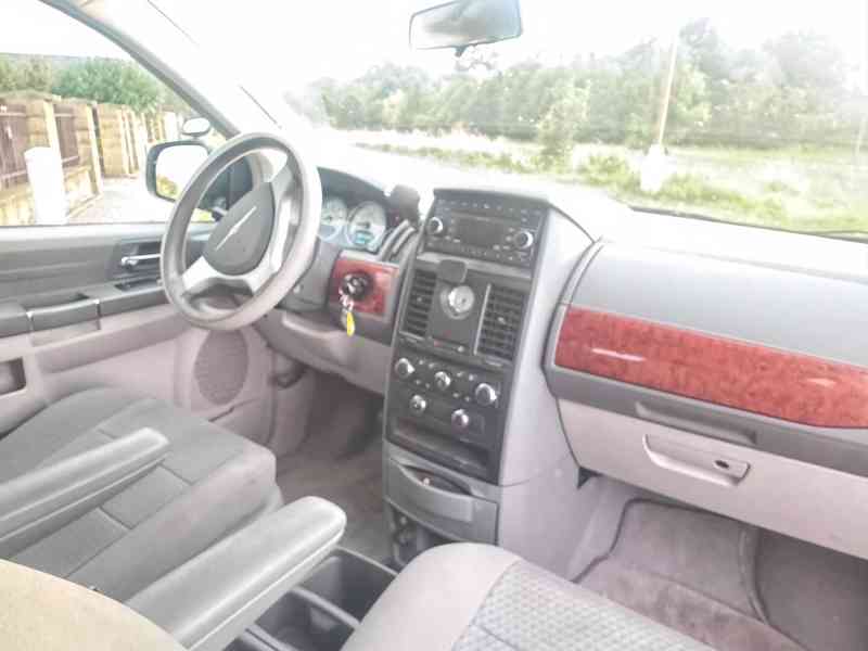 Chrysler Town Country 3,3 V6 LPG Stown Go RT 2008  - foto 11