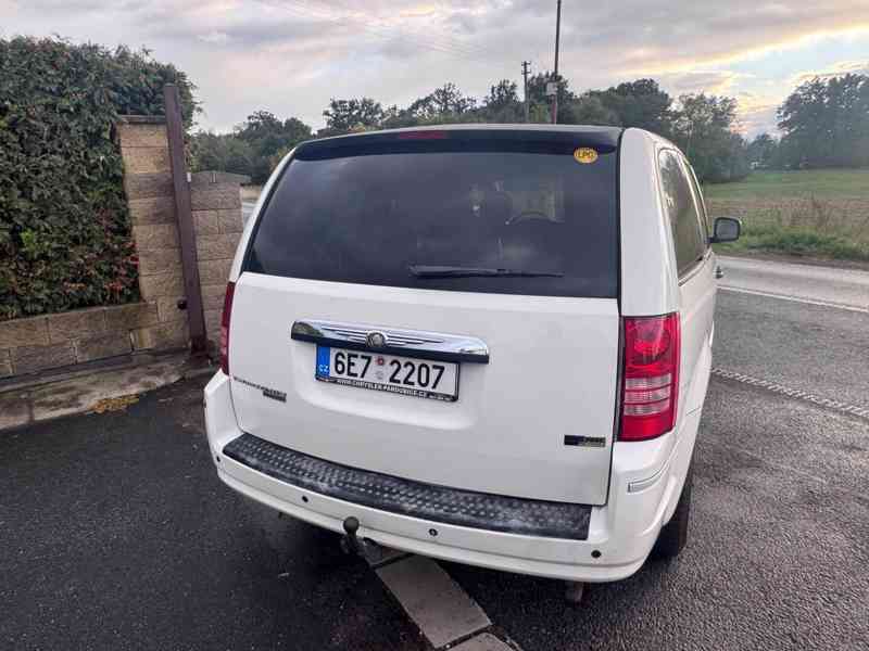 Chrysler Town Country 3,3 V6 LPG Stown Go RT 2008  - foto 5