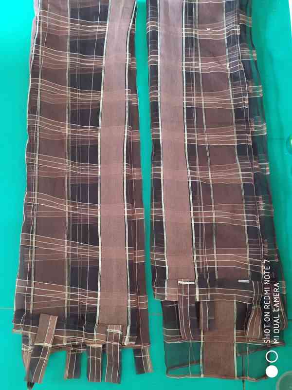 2.kusy tylových hnědých závěsů 250.cm x 150.cm