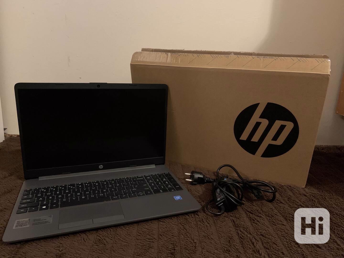 Prodám notebook HP 250 G8 sada  (max. 5x zapnutý - foto 1