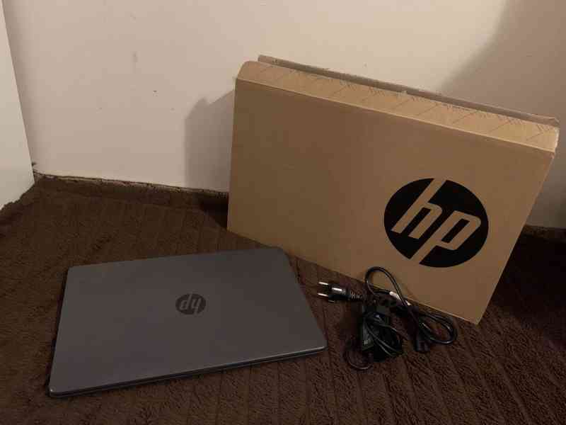 Prodám notebook HP 250 G8 sada  (max. 5x zapnutý - foto 2