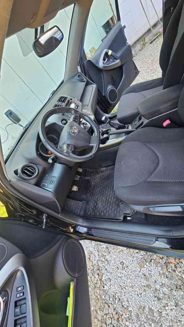 Toyota RAV4 2,2 - foto 6