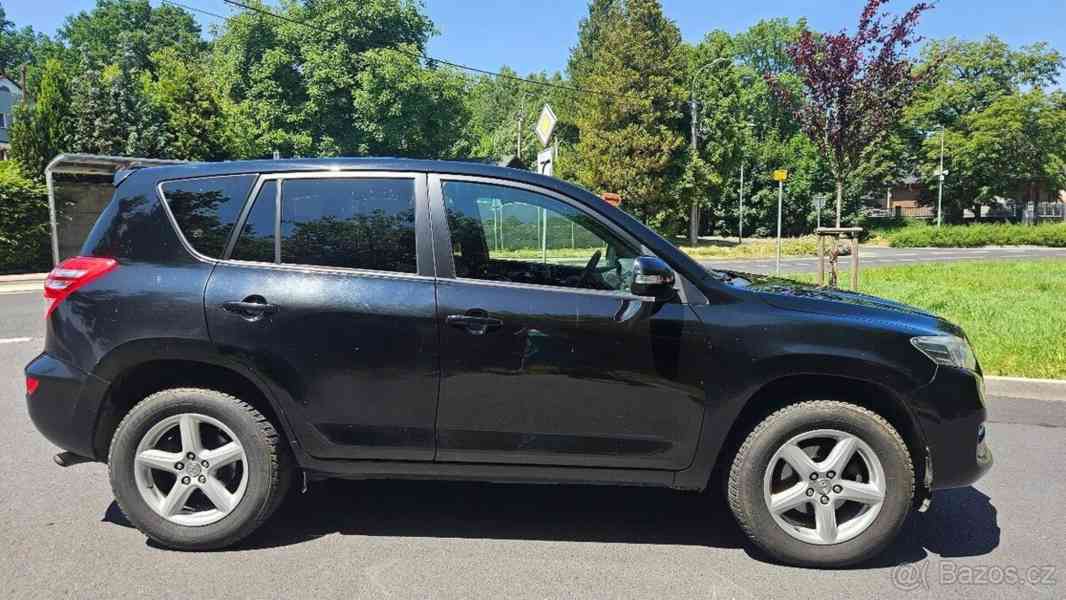 Toyota RAV4 2,2 - foto 1
