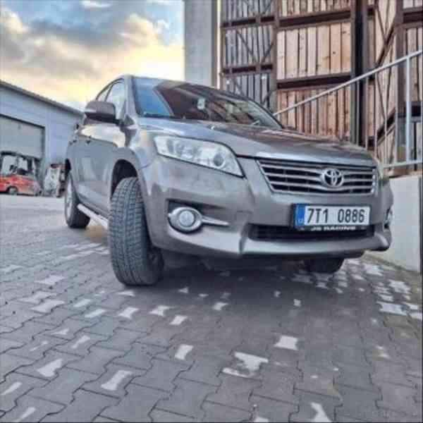 Toyota RAV4 2,2 - foto 9