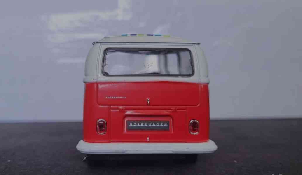 Prodej VW VOLKSWAGEN T2 BUS 'Flower Červená/Bílá 1:39 - foto 5