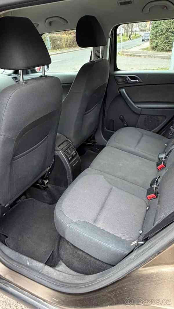 Škoda Yeti 1,2   2010 TSi 77 kW - foto 16