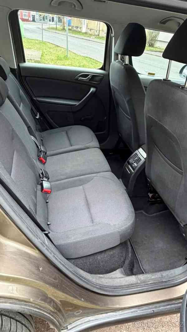 Škoda Yeti 1,2   2010 TSi 77 kW - foto 17