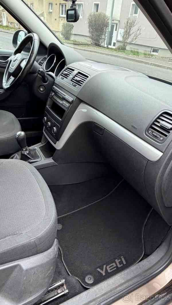 Škoda Yeti 1,2   2010 TSi 77 kW - foto 21
