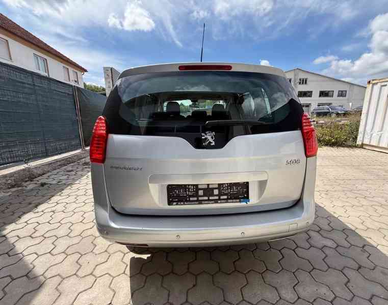 Peugeot 5008 Active 1,6i benzín 88kw - foto 4