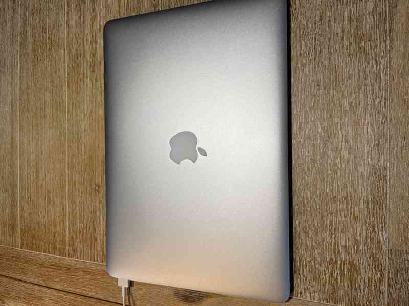MacBook Air 13,3 - foto 2