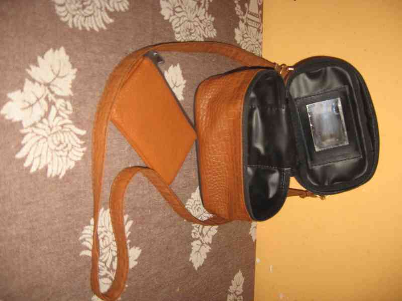 bunda,mikiny,3/4 legíny,vaky,kabelka kufřík,klíčenka - foto 8