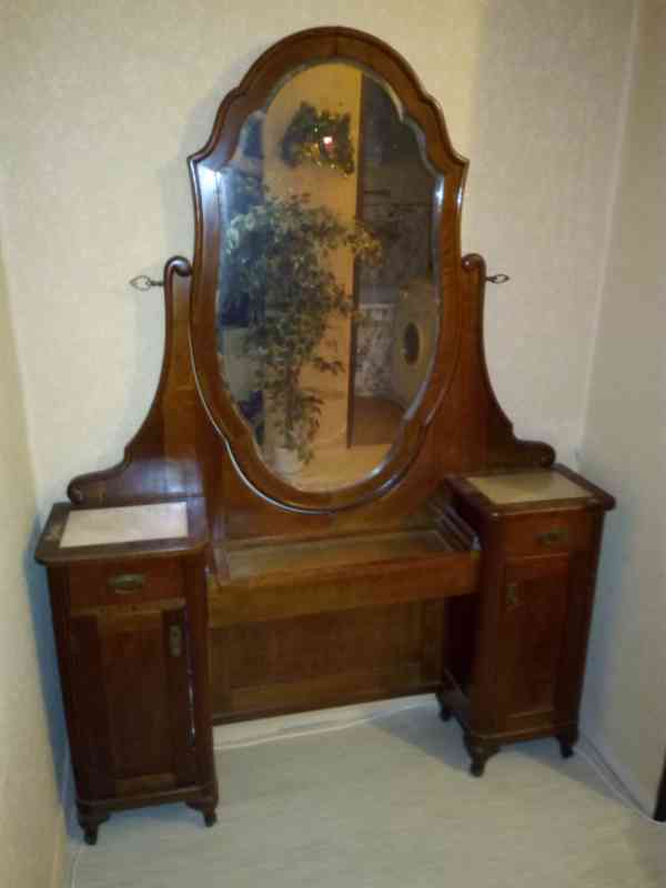 Starožitný toaletní stolek se zrcadlem / toaletka - foto 1