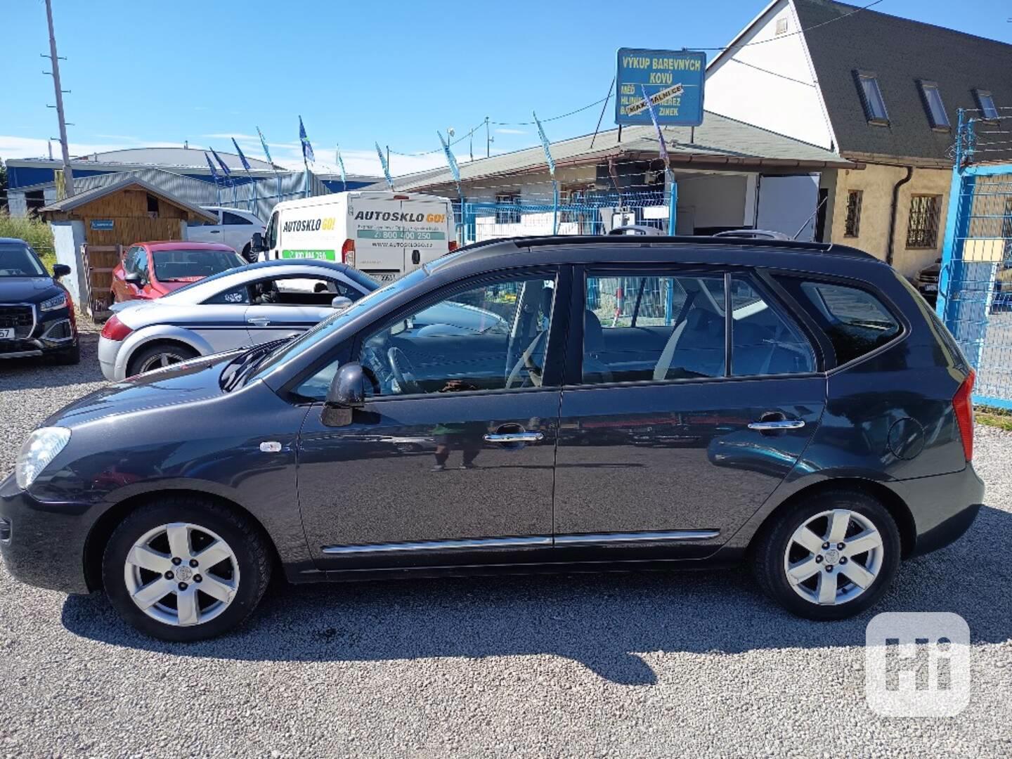 KIA Carens 2,0i16V Family 106kw - foto 1