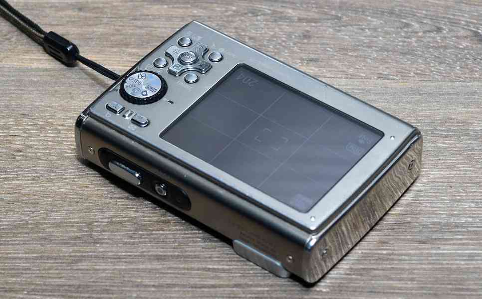 OLYMPUS Mju 1030 SW *CCD 10 MPix*Vodotěsný do 10m* - foto 5