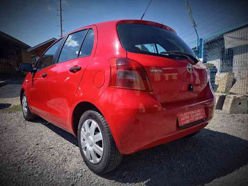 TOYOTA Yaris 1,0VVT-i Comfort  ČR  - foto 9