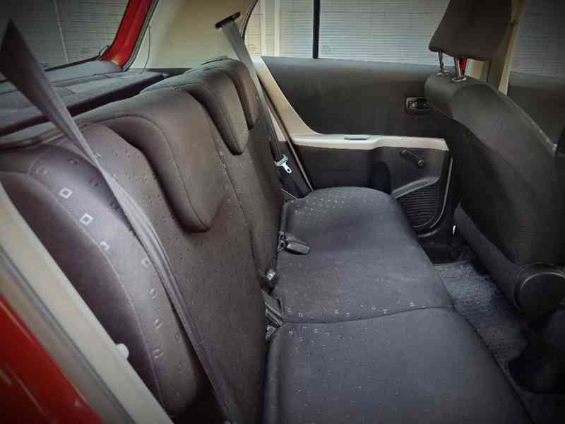 TOYOTA Yaris 1,0VVT-i Comfort  ČR  - foto 13