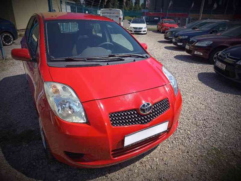TOYOTA Yaris 1,0VVT-i Comfort  ČR  - foto 3