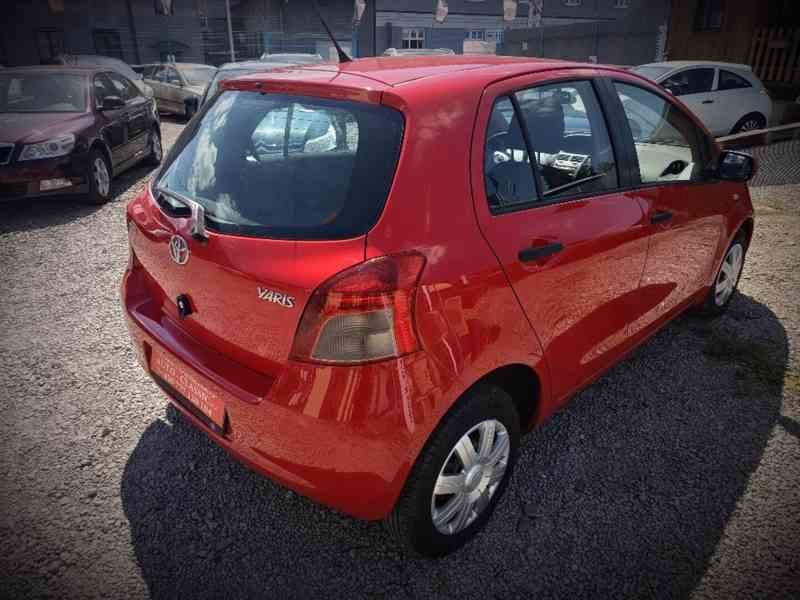 TOYOTA Yaris 1,0VVT-i Comfort  ČR  - foto 8